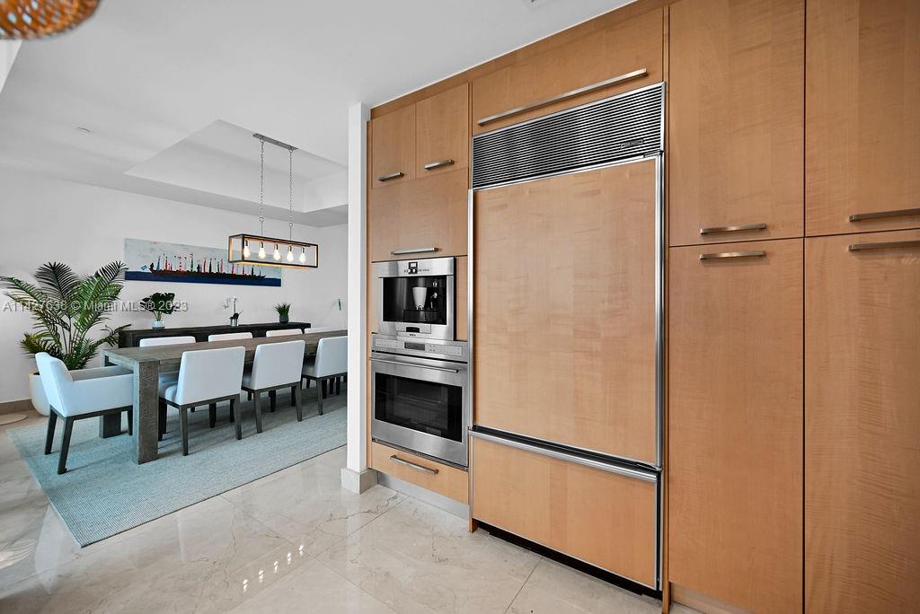 15901 Collins Ave # 1804