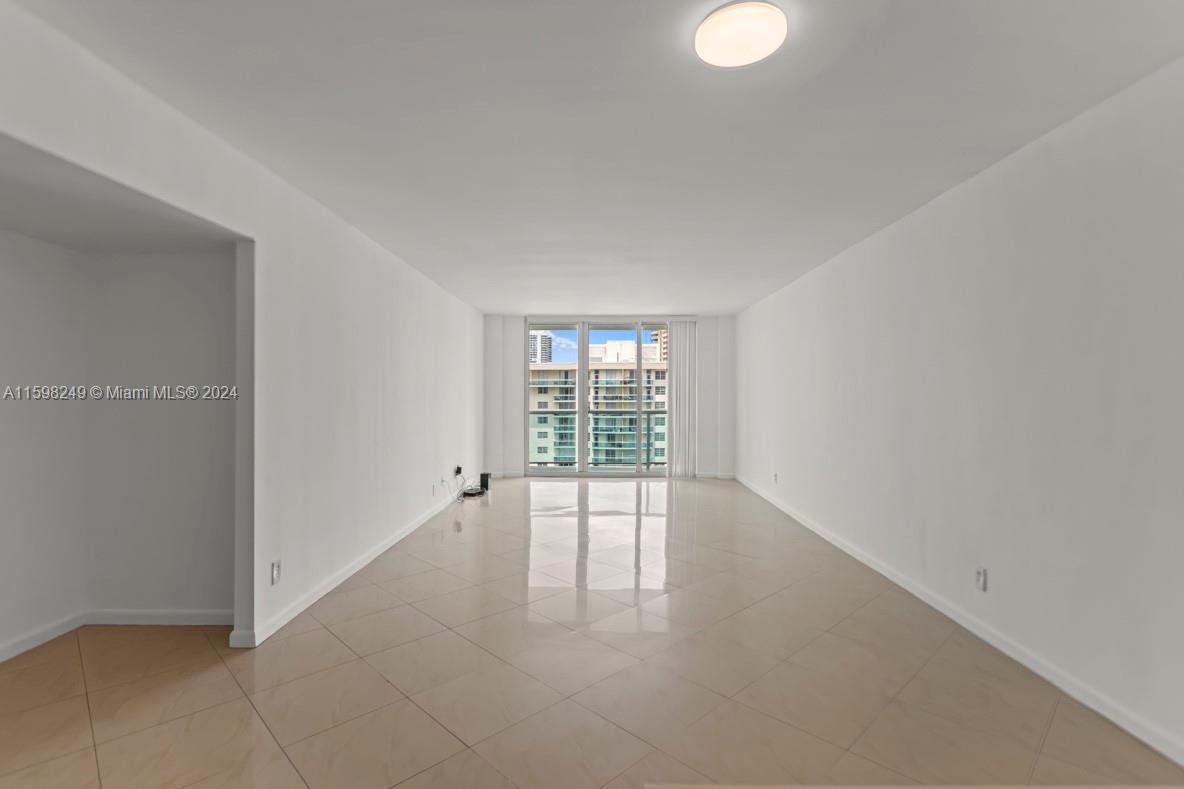 19380 Collins Ave # 1615