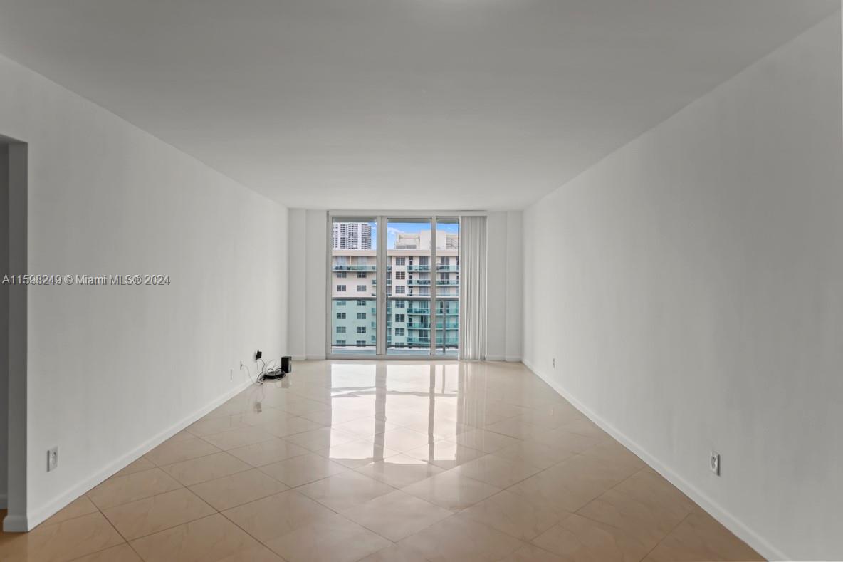 19380 Collins Ave # 1615