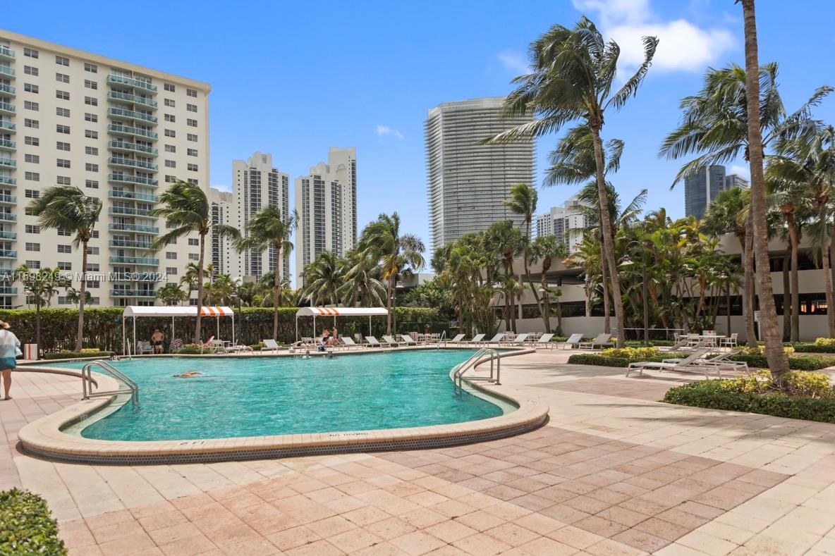19380 Collins Ave # 1615