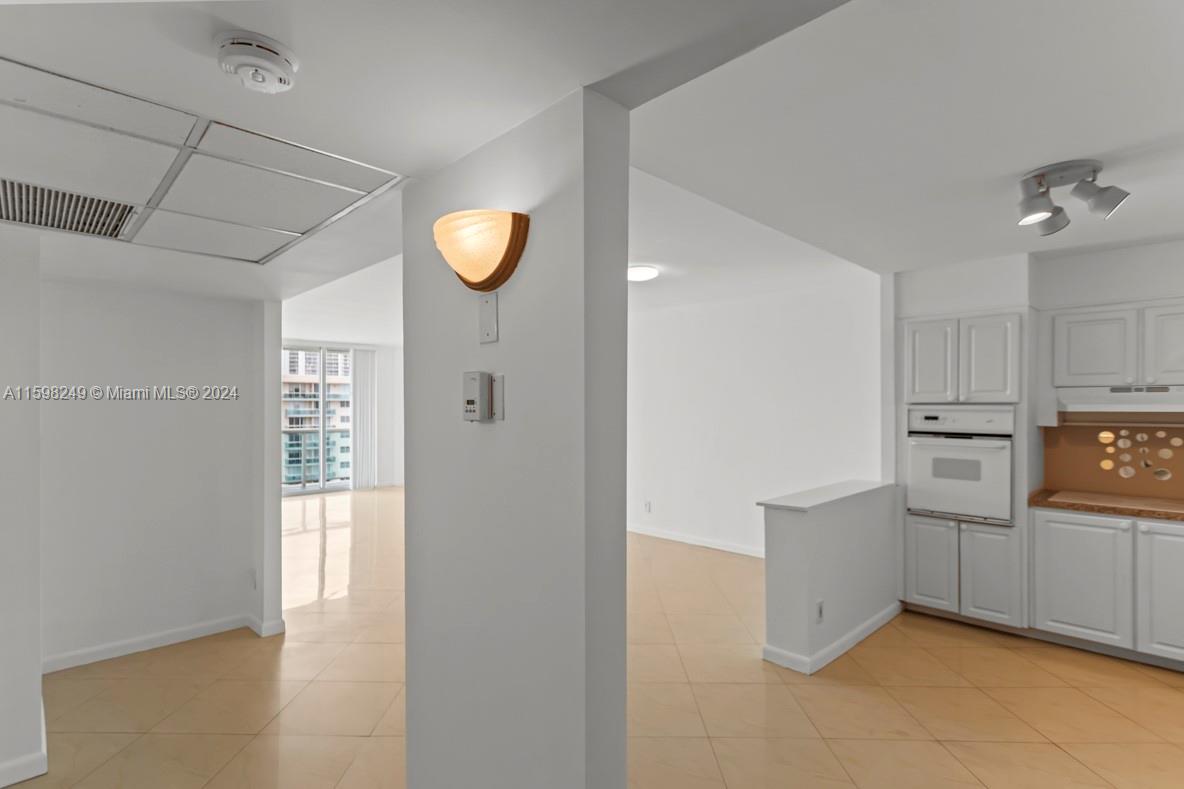 19380 Collins Ave # 1615