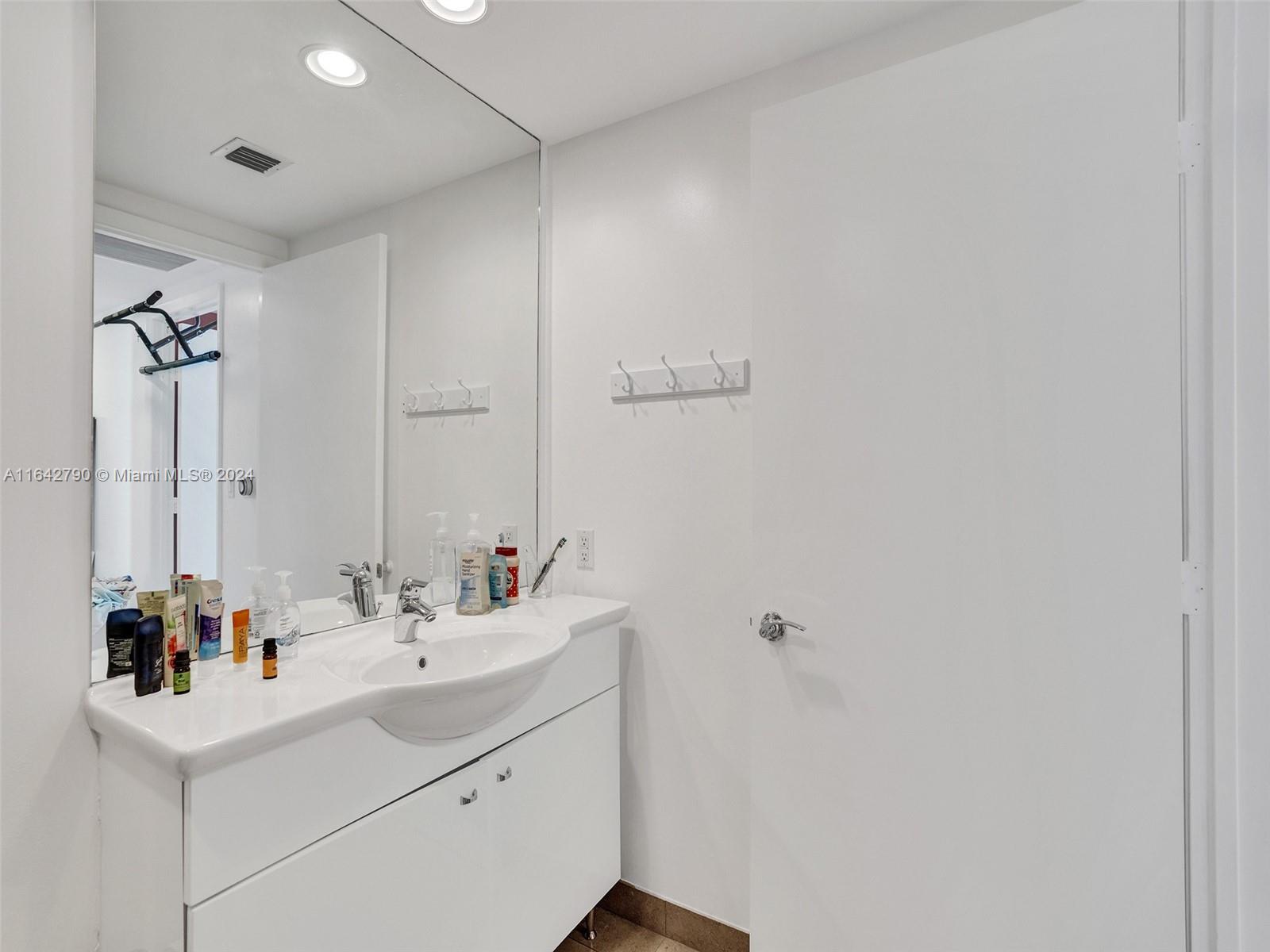 1850 S Ocean Dr # 3910
