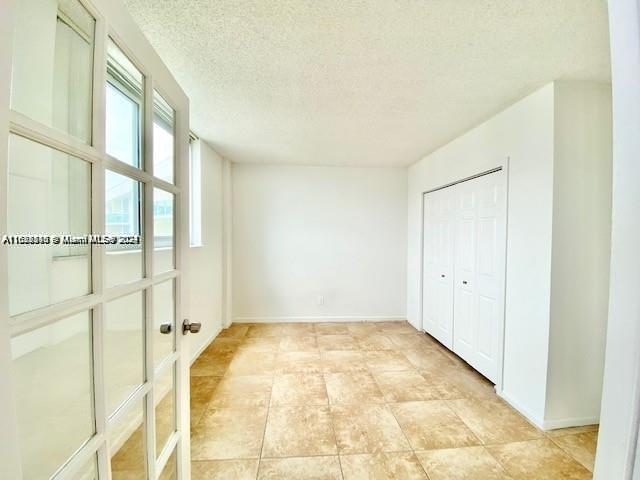 19380 Collins Ave # 1611