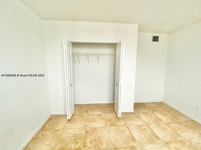 19380 Collins Ave # 1611