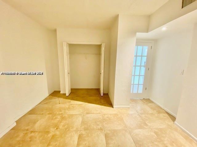 19380 Collins Ave # 1611