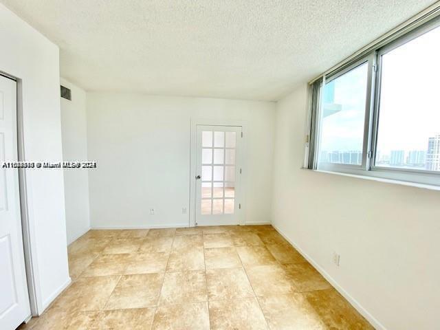 19380 Collins Ave # 1611