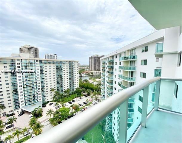 19380 Collins Ave # 1611