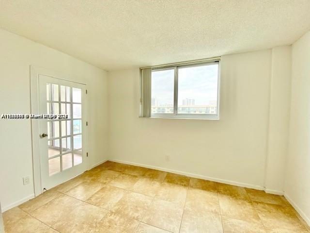 19380 Collins Ave # 1611