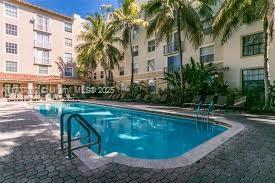 1919 Van Buren St # 804A
