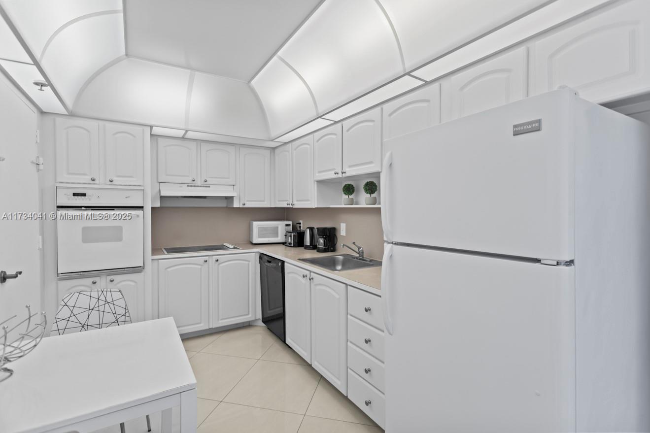 3801 S Ocean Dr # 10Q