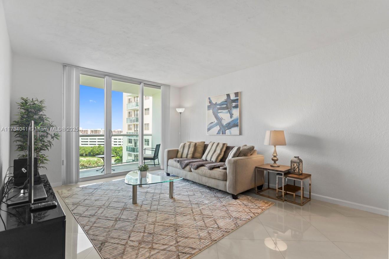 3801 S Ocean Dr # 10Q