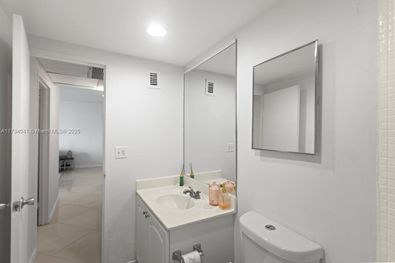 3801 S Ocean Dr # 10Q