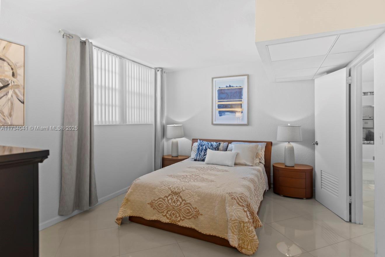 3801 S Ocean Dr # 10Q