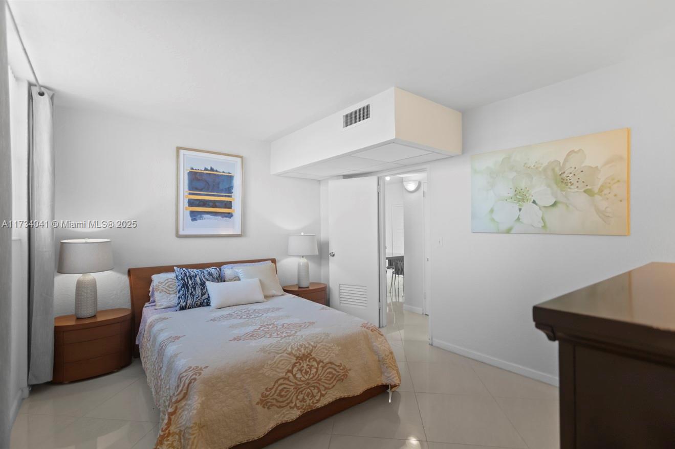 3801 S Ocean Dr # 10Q