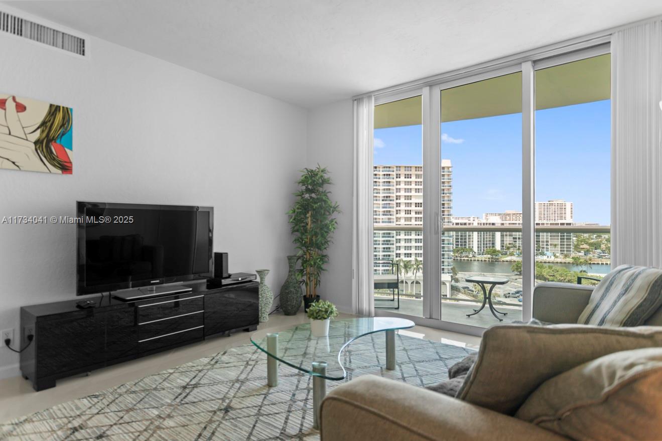 3801 S Ocean Dr # 10Q