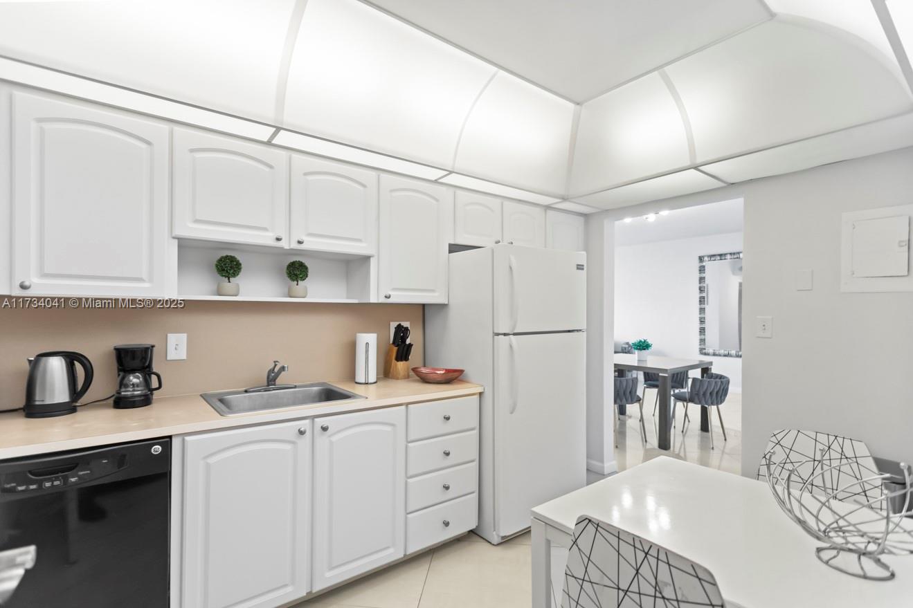 3801 S Ocean Dr # 10Q