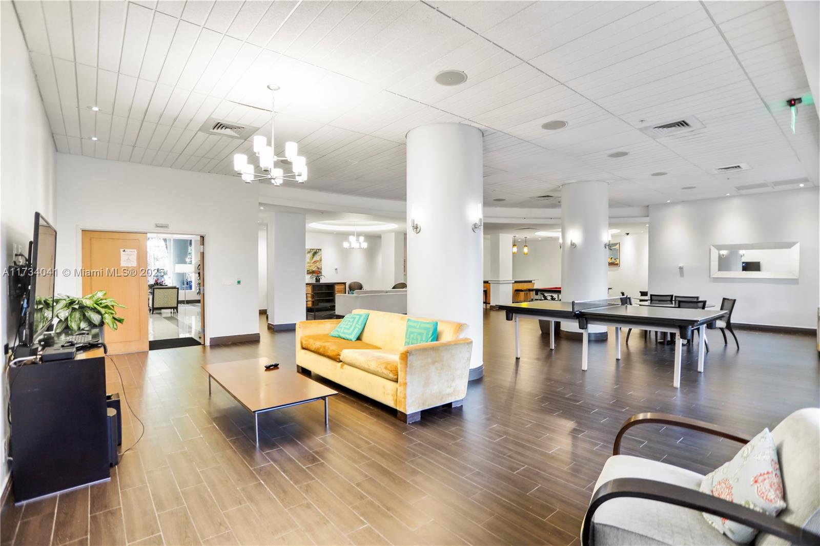 3801 S Ocean Dr # 10Q