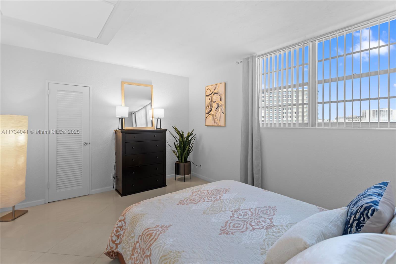 3801 S Ocean Dr # 10Q