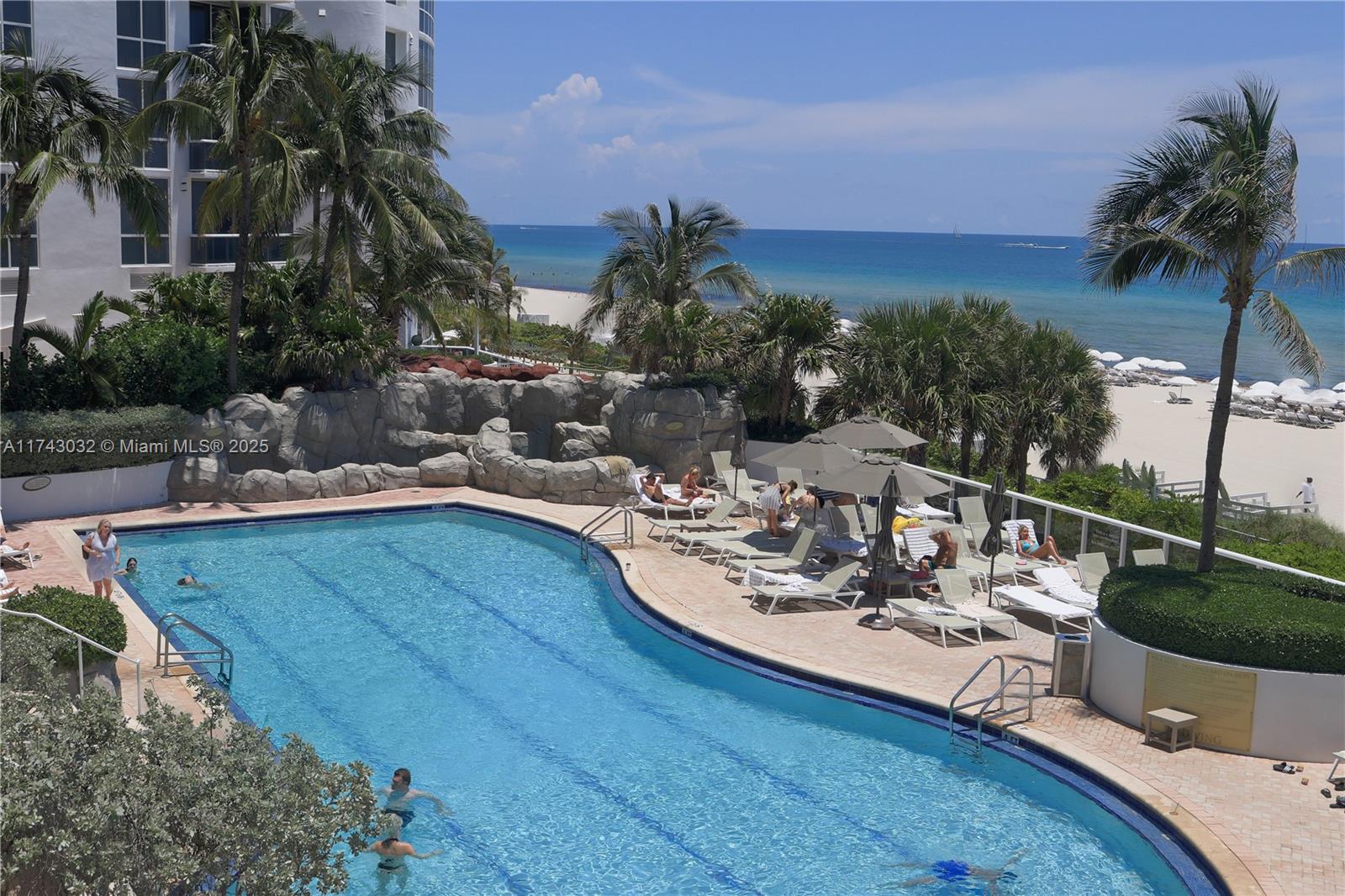 18101 Collins Ave Unit: PH106