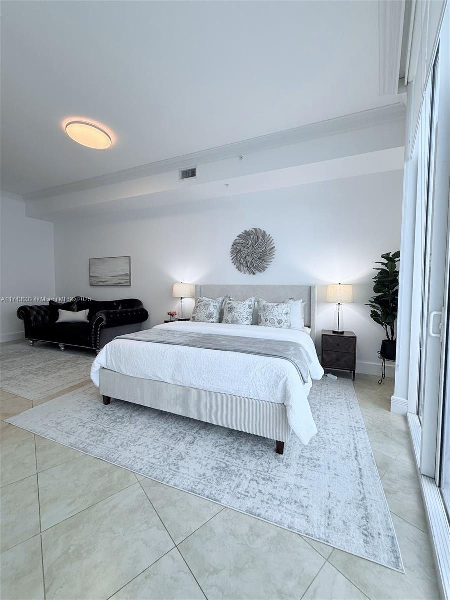 18101 Collins Ave Unit: PH106