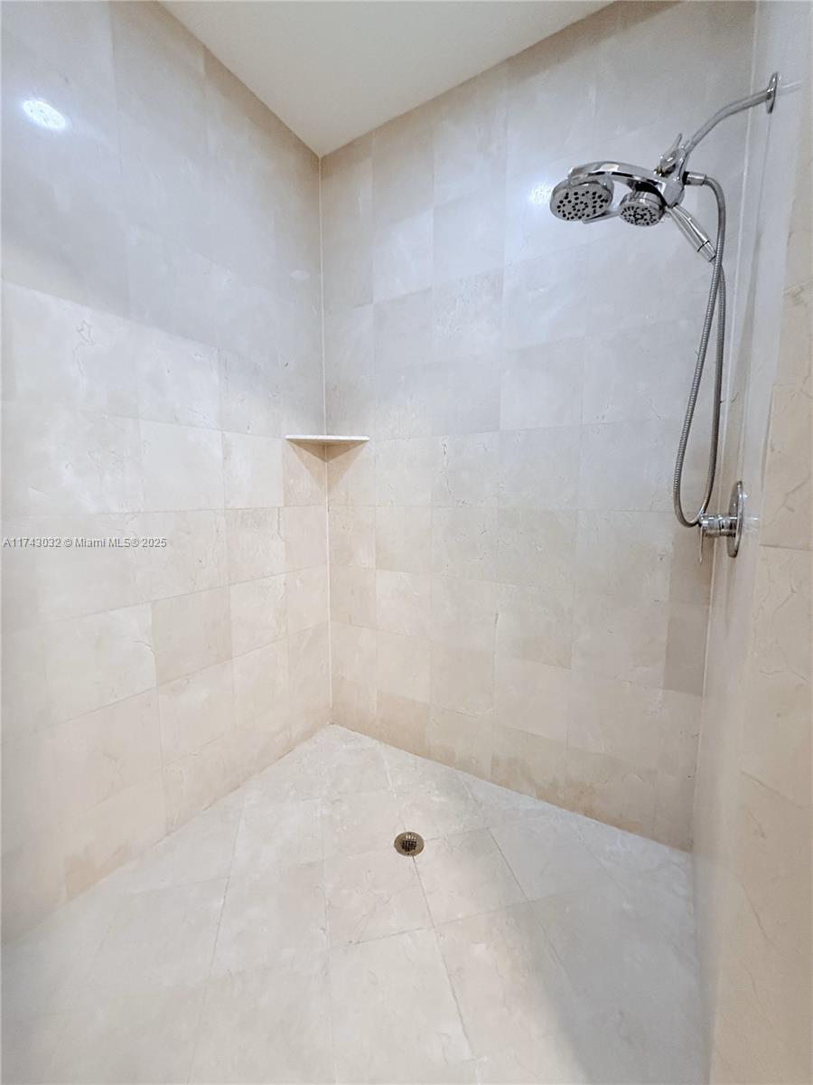 18101 Collins Ave Unit: PH106