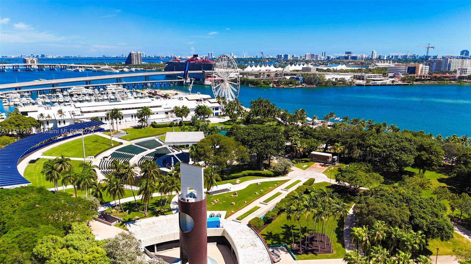 300 S Biscayne Blvd # 2414 Unit: T-2414