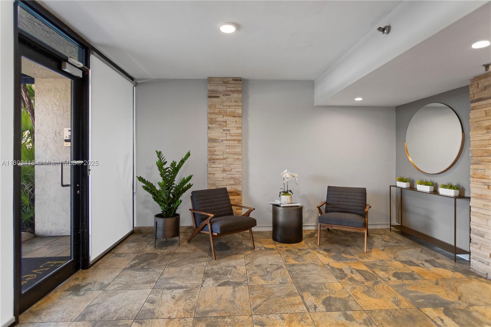 2300 NE 33rd Ave # 401