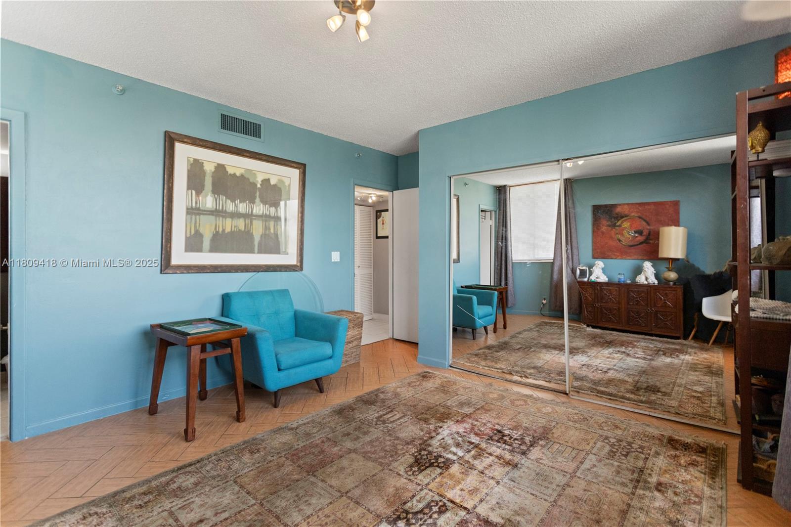 2300 NE 33rd Ave # 401
