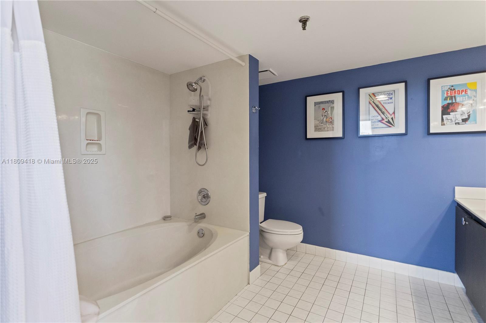 2300 NE 33rd Ave # 401