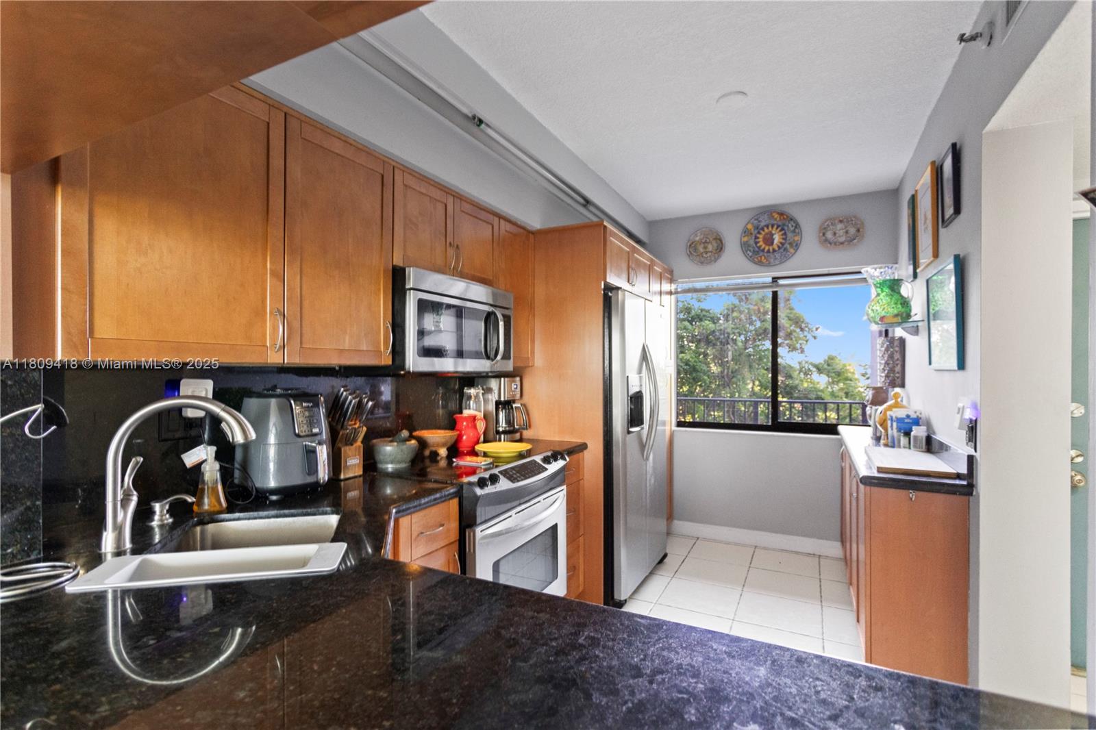2300 NE 33rd Ave # 401