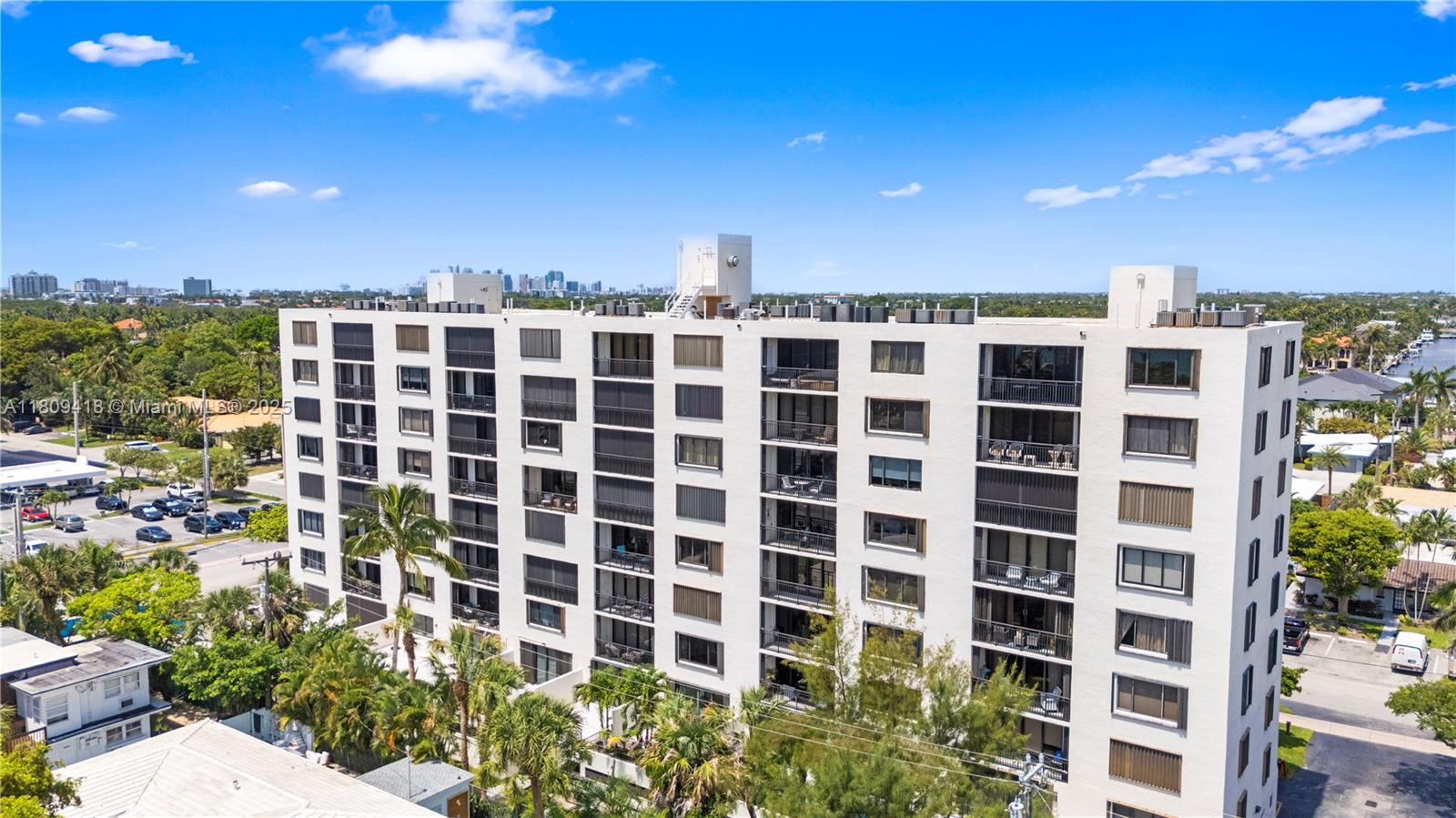 2300 NE 33rd Ave # 401