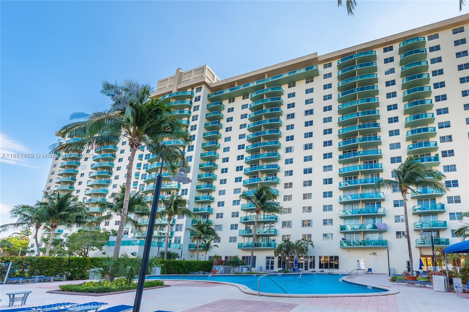 19390 Collins Ave # 1401