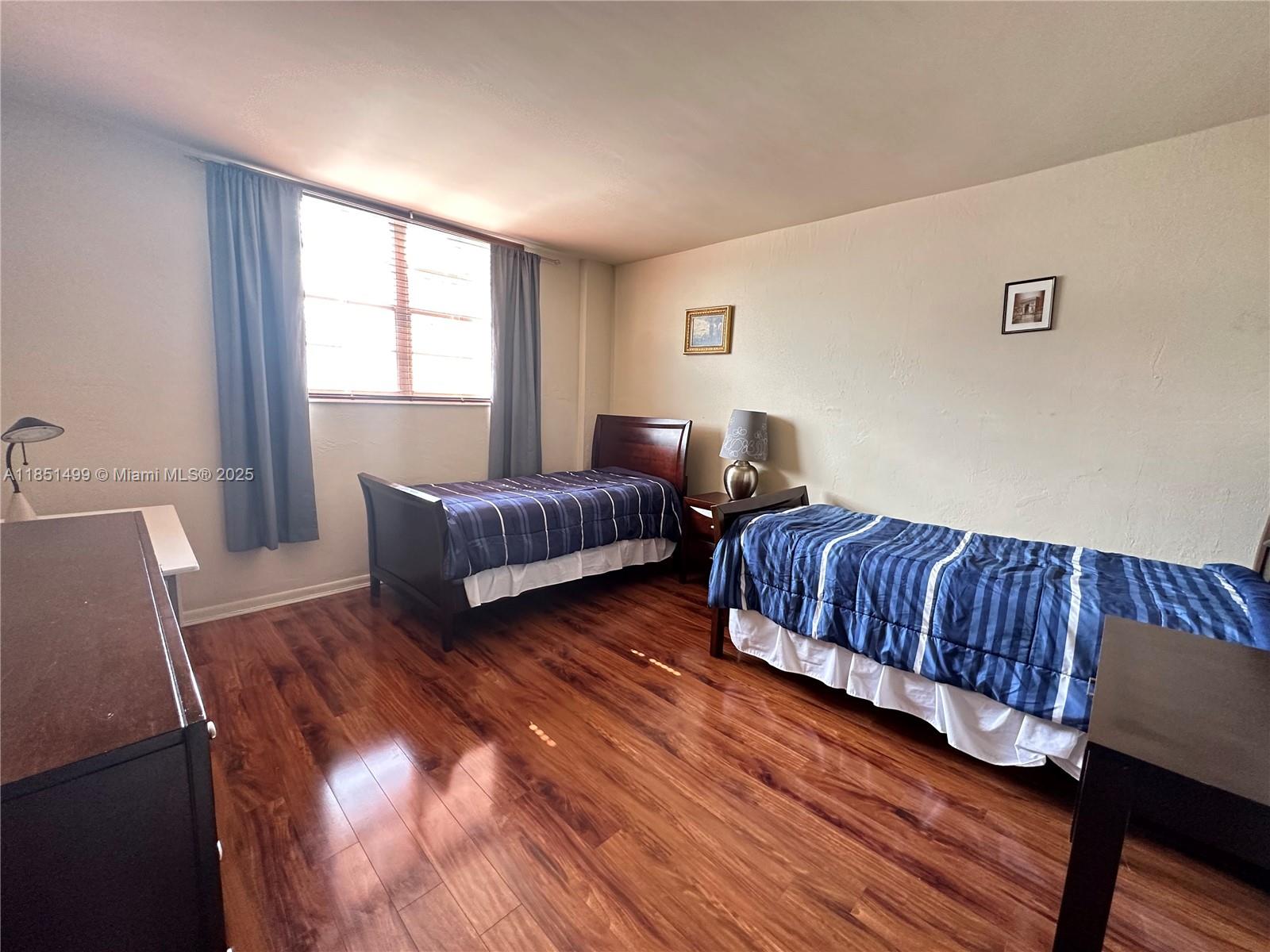 19390 Collins Ave # 1401