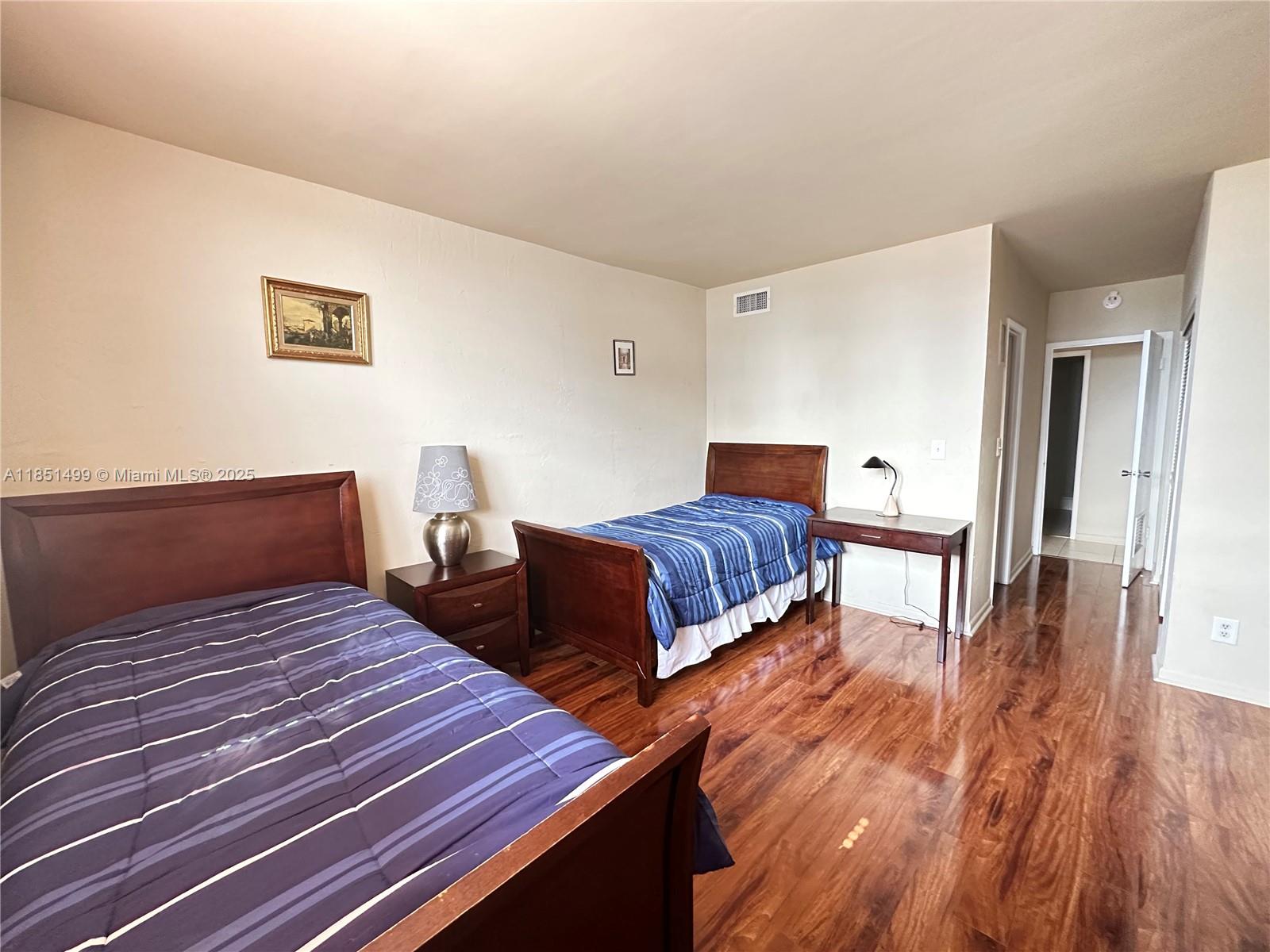 19390 Collins Ave # 1401