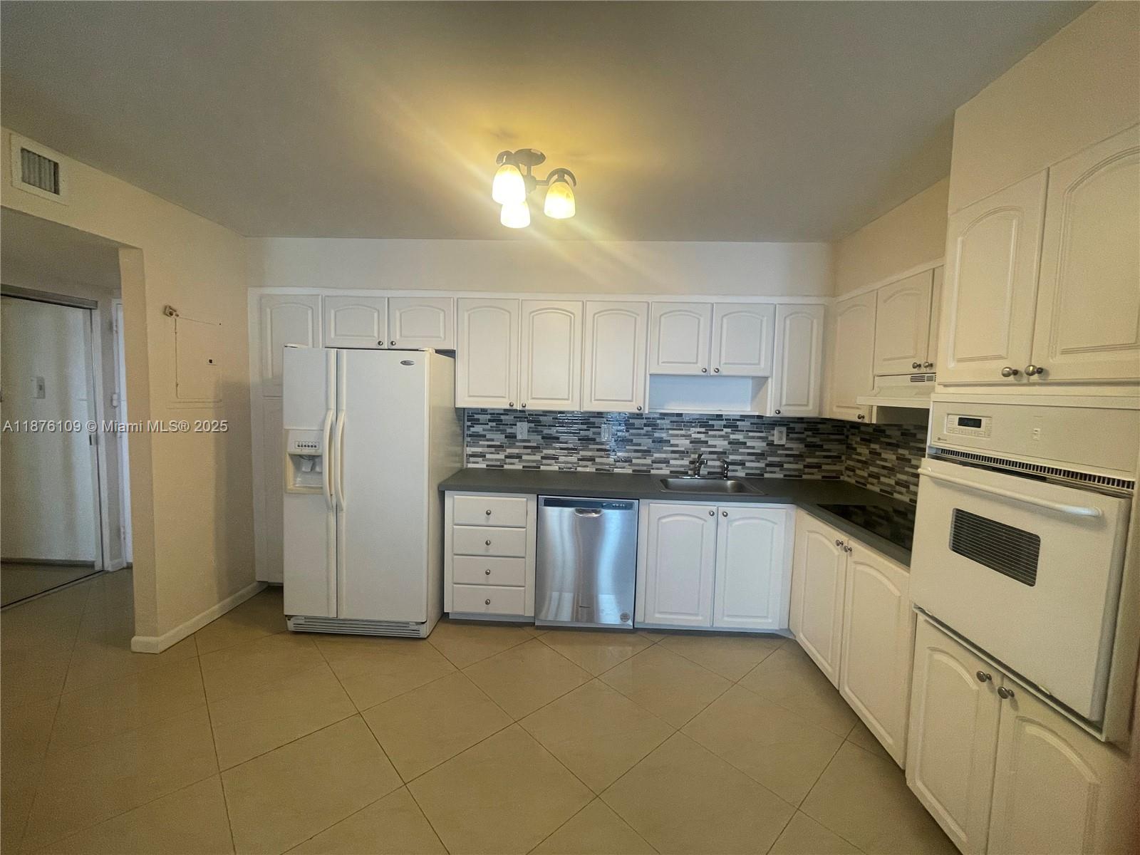 19380 Collins Ave # 1014