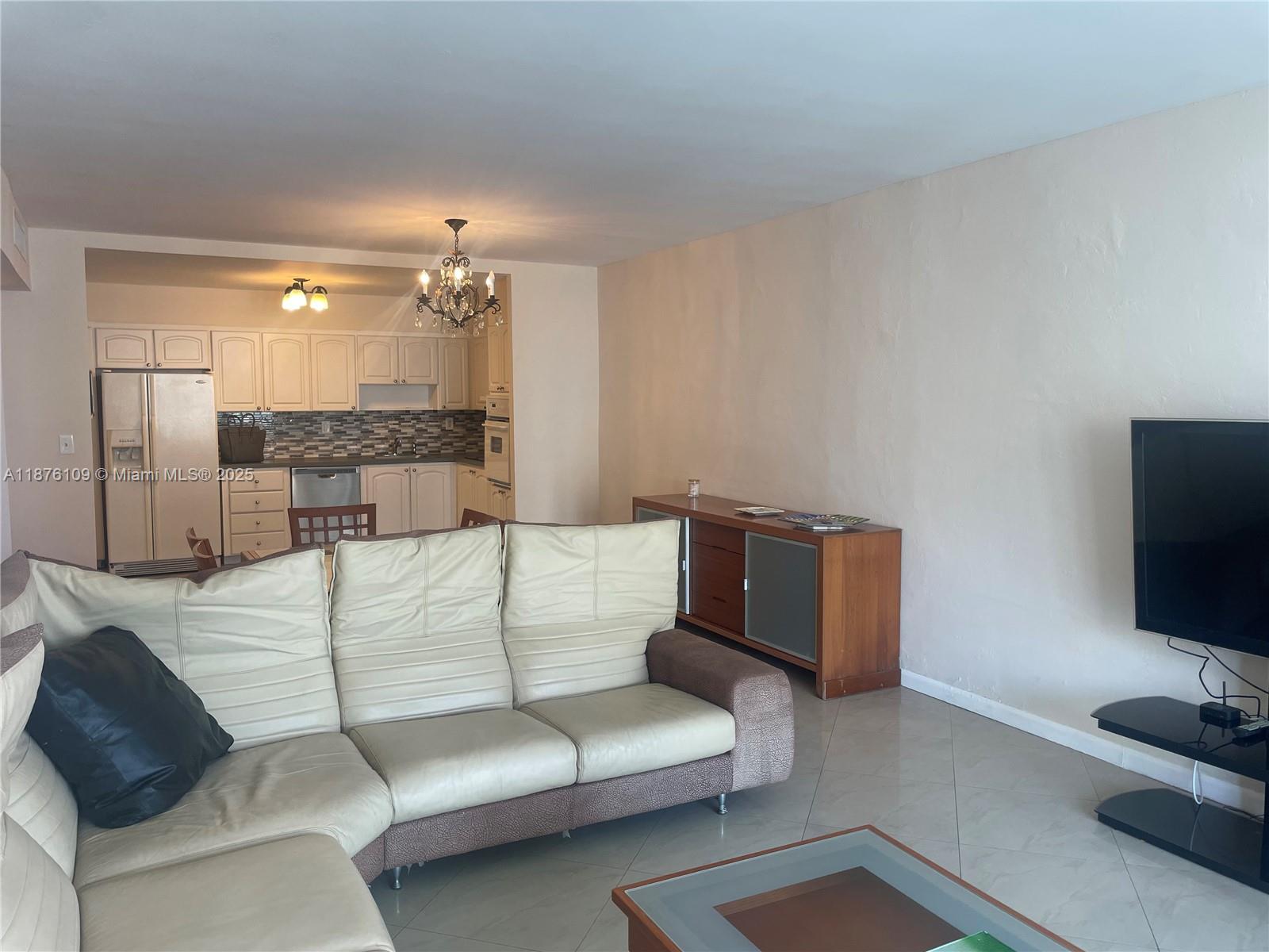 19380 Collins Ave # 1014