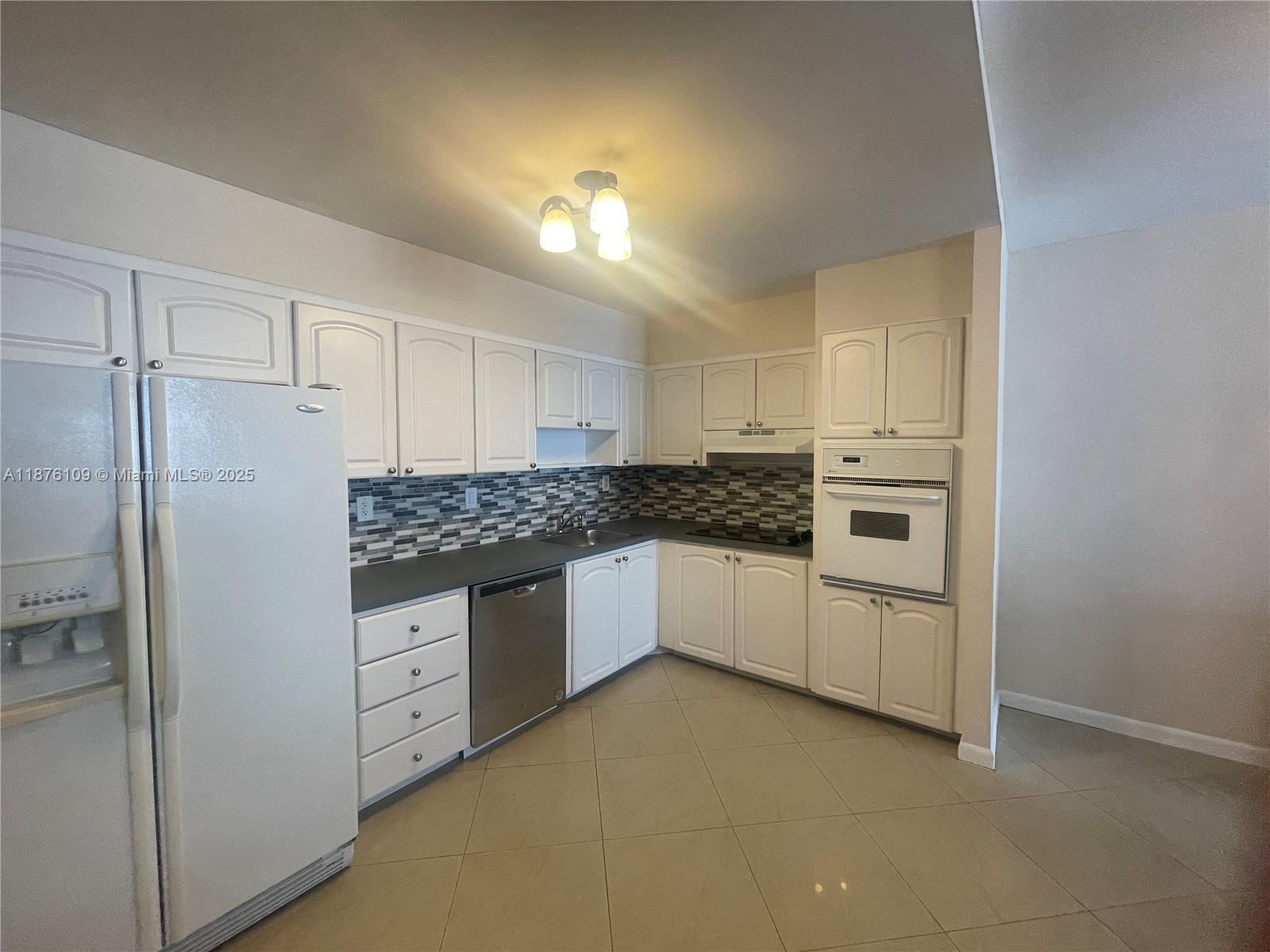 19380 Collins Ave # 1014