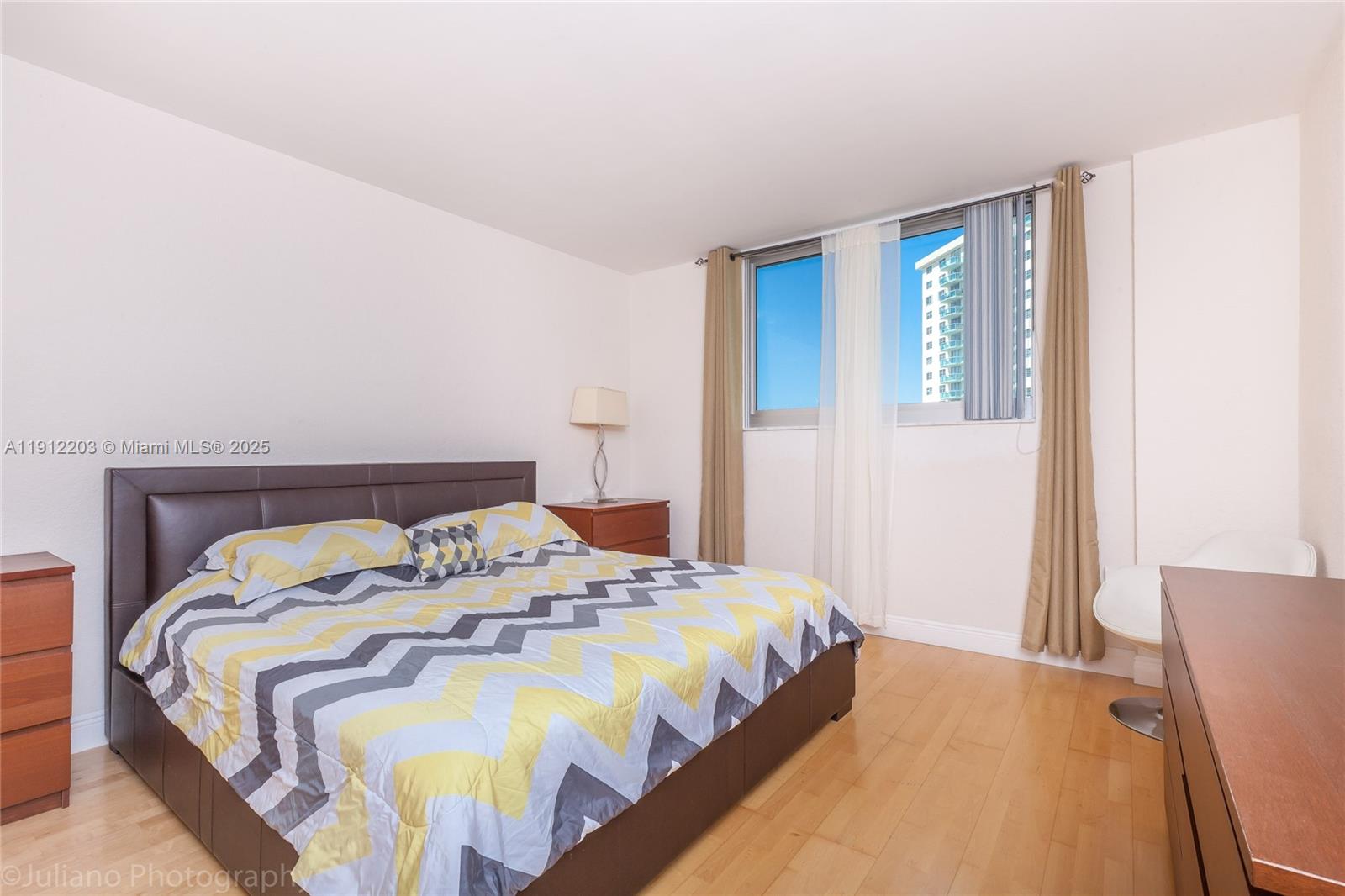 19380 Collins Ave # 427