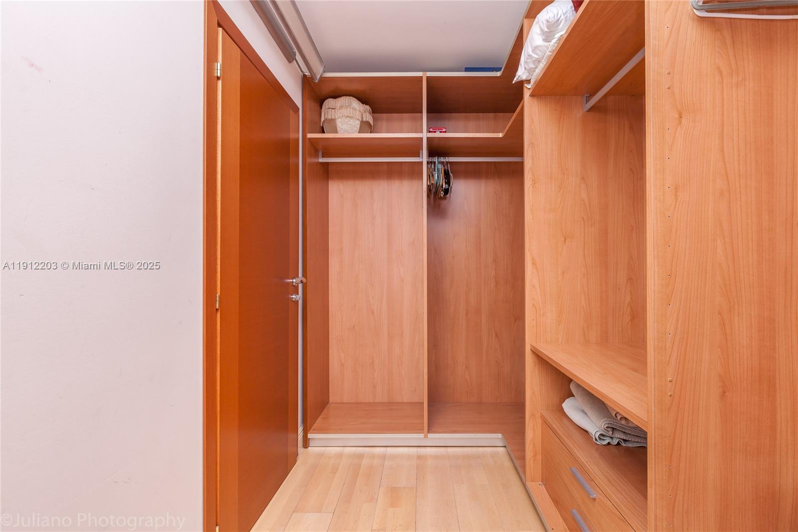 19380 Collins Ave # 427