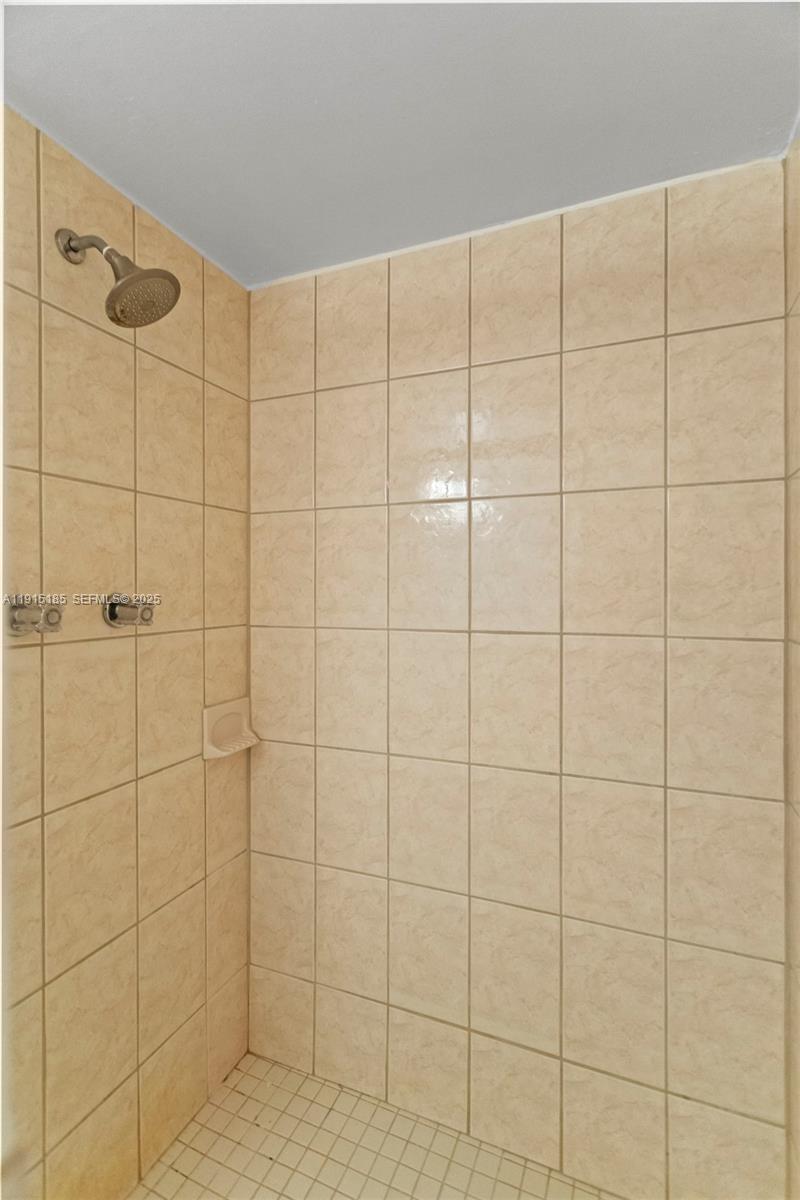 1600 S Ocean Drive # 11H