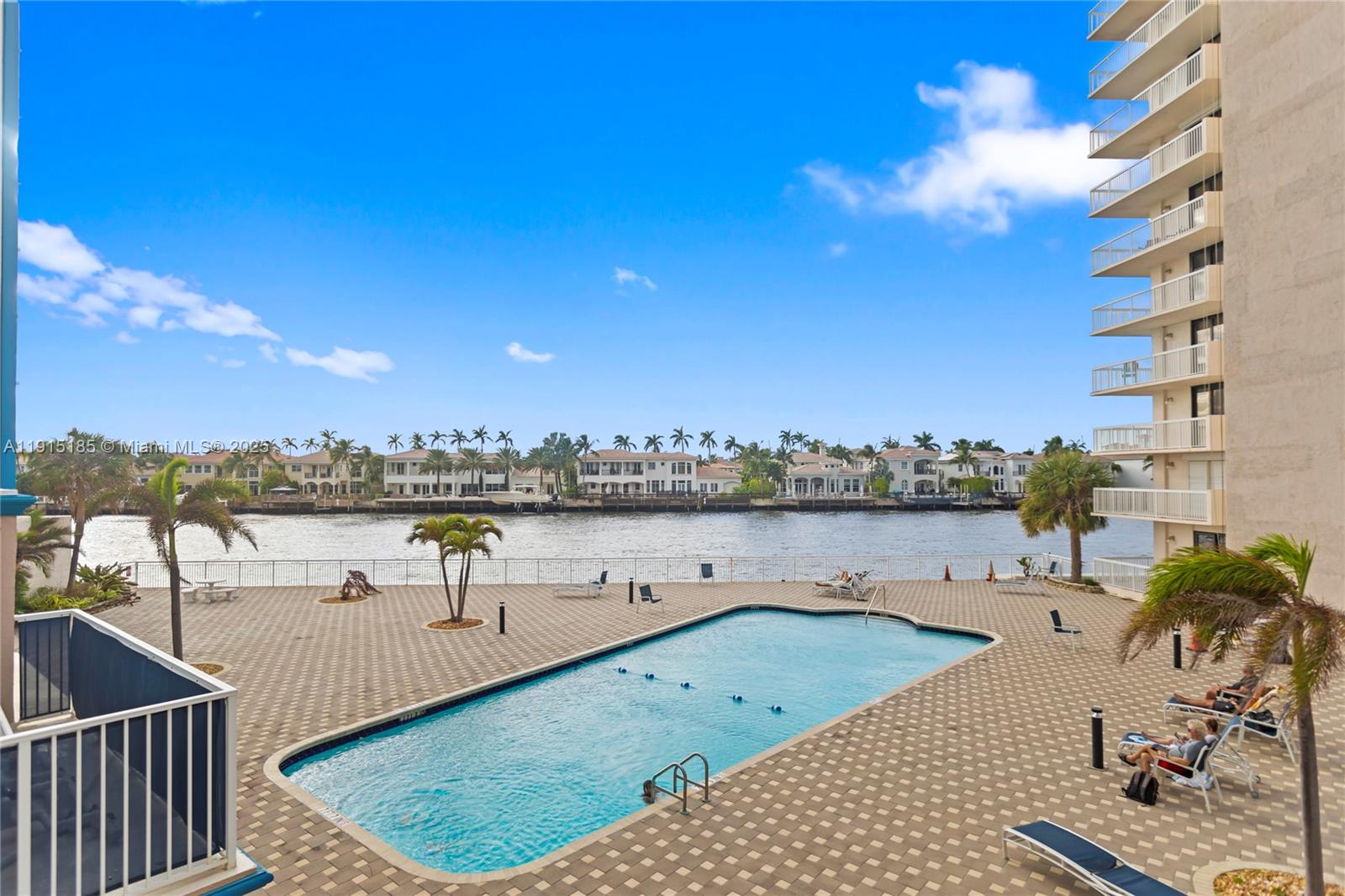 1600 S Ocean Drive # 11H