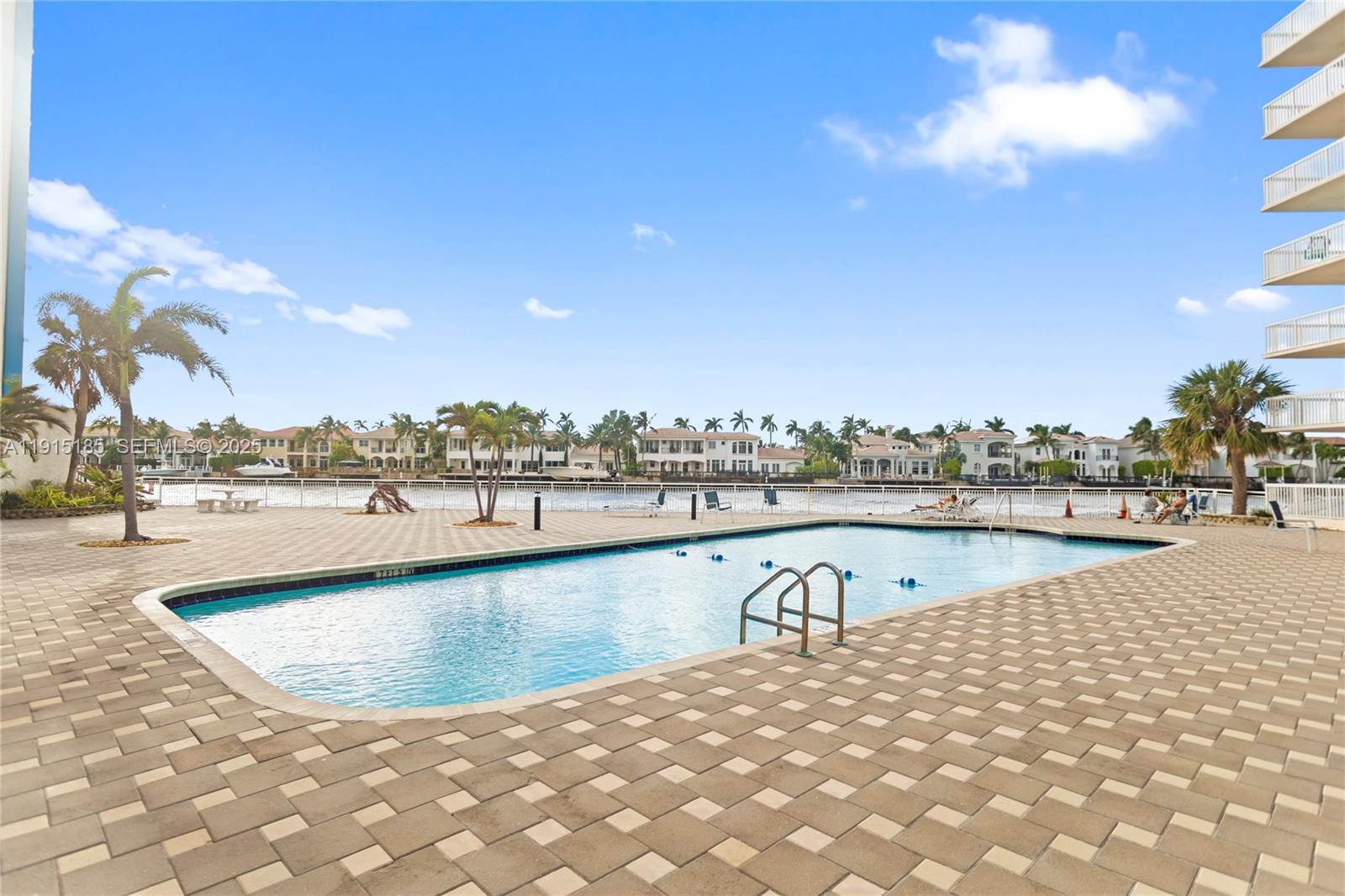 1600 S Ocean Drive # 11H