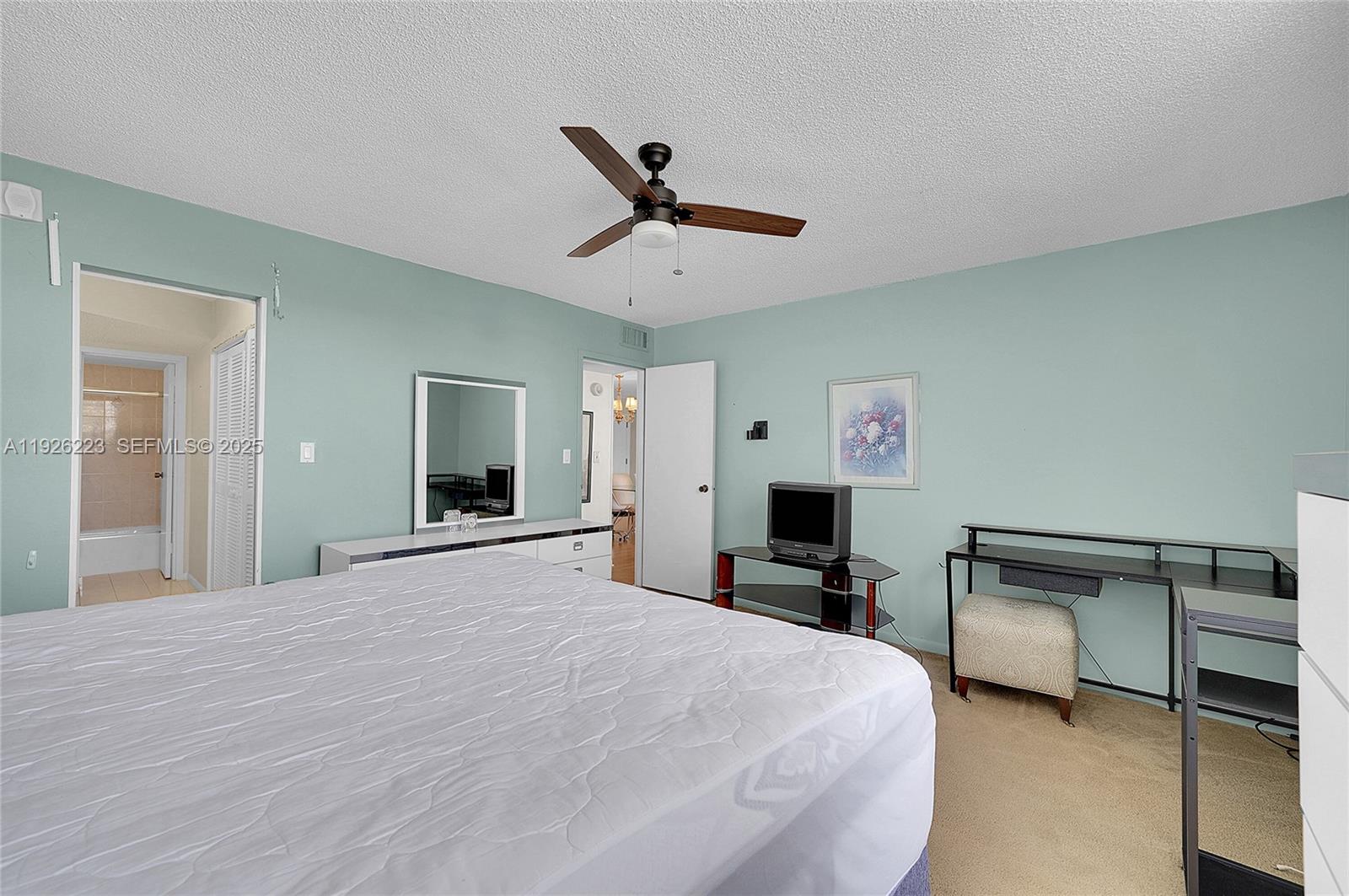 17800 Atlantic Blvd # 409
