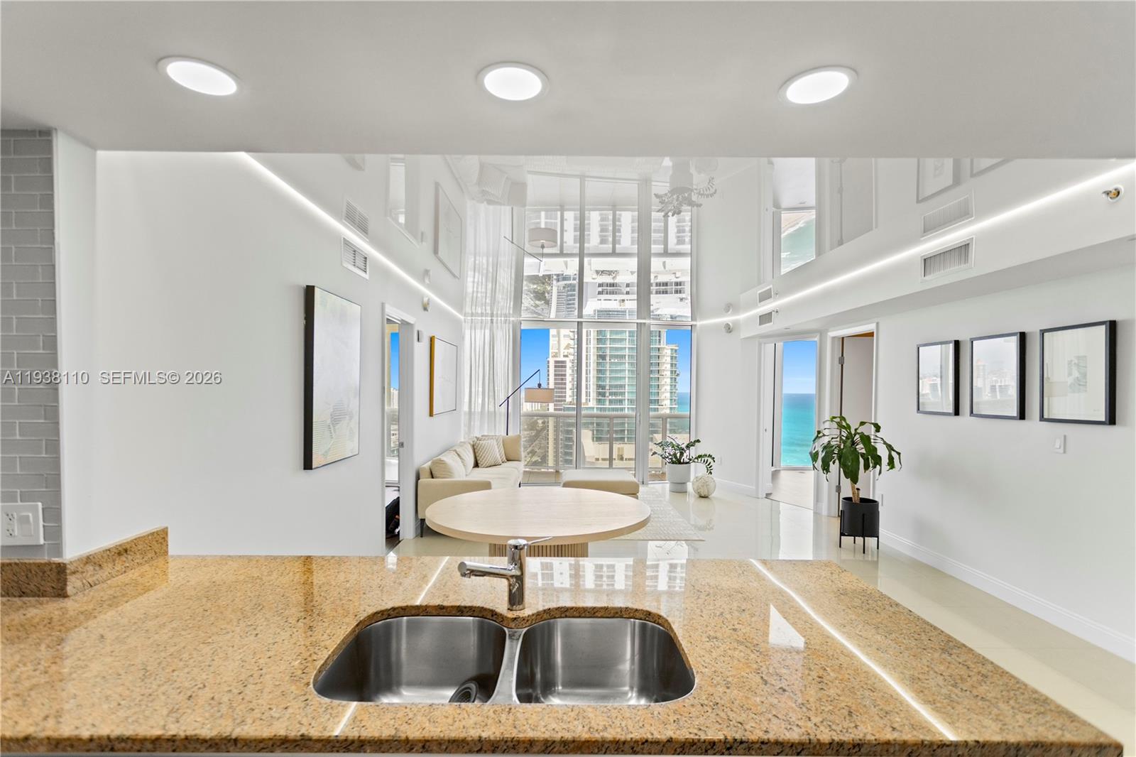 17201 Collins Ave # 3502