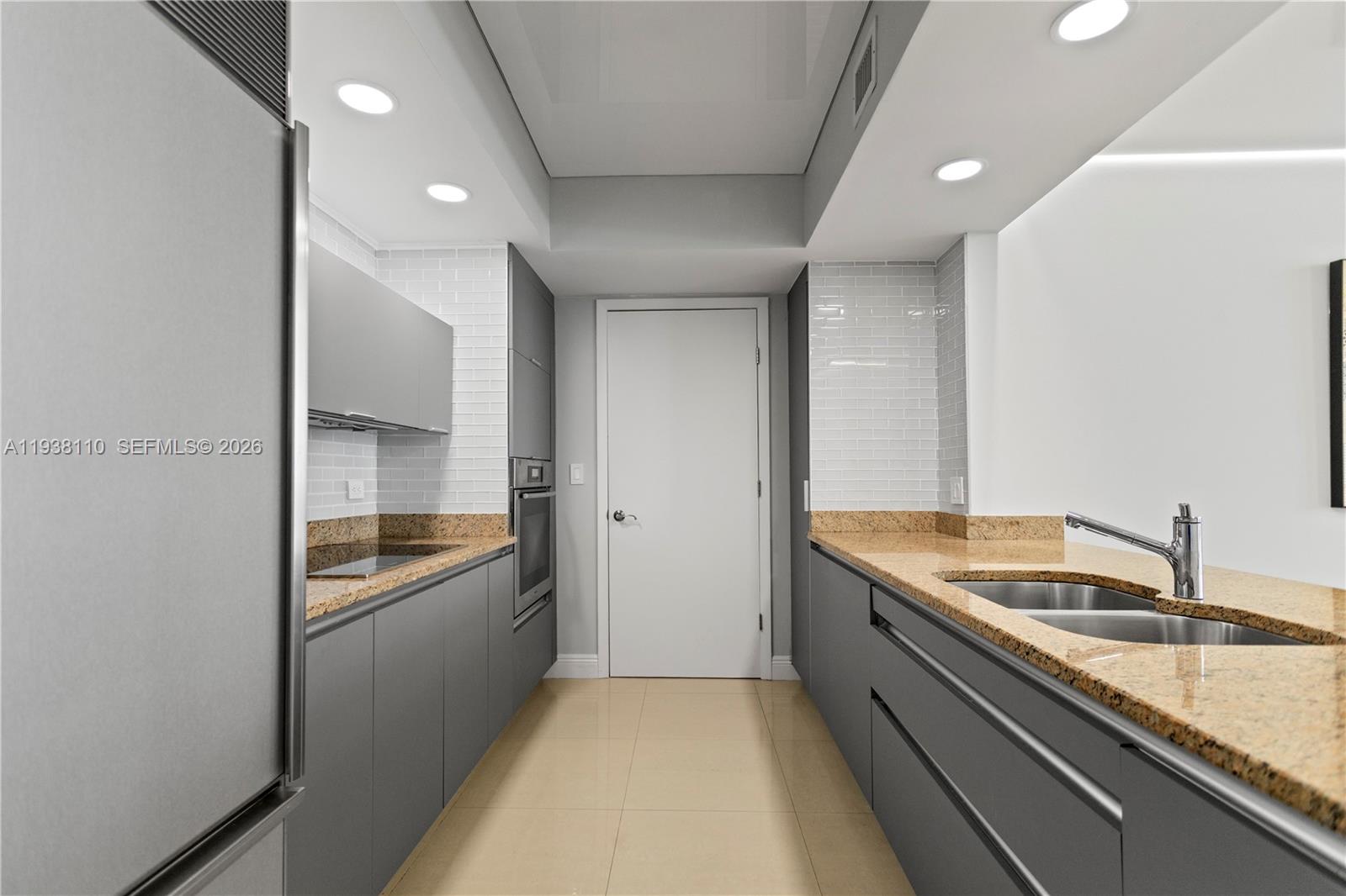 17201 Collins Ave # 3502