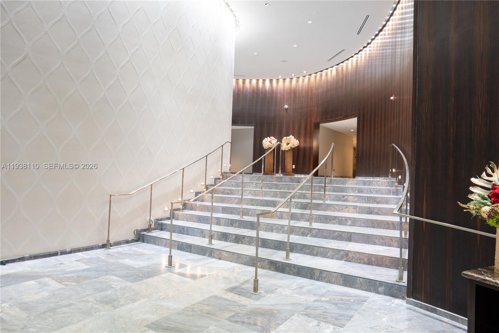 17201 Collins Ave # 3502