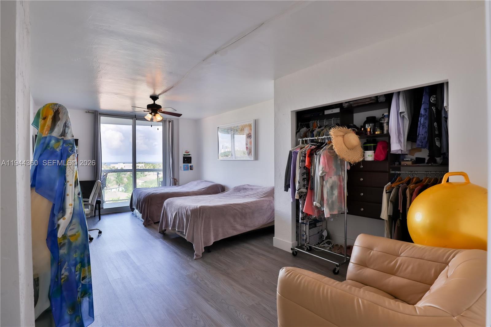 19380 Collins Ave # 726