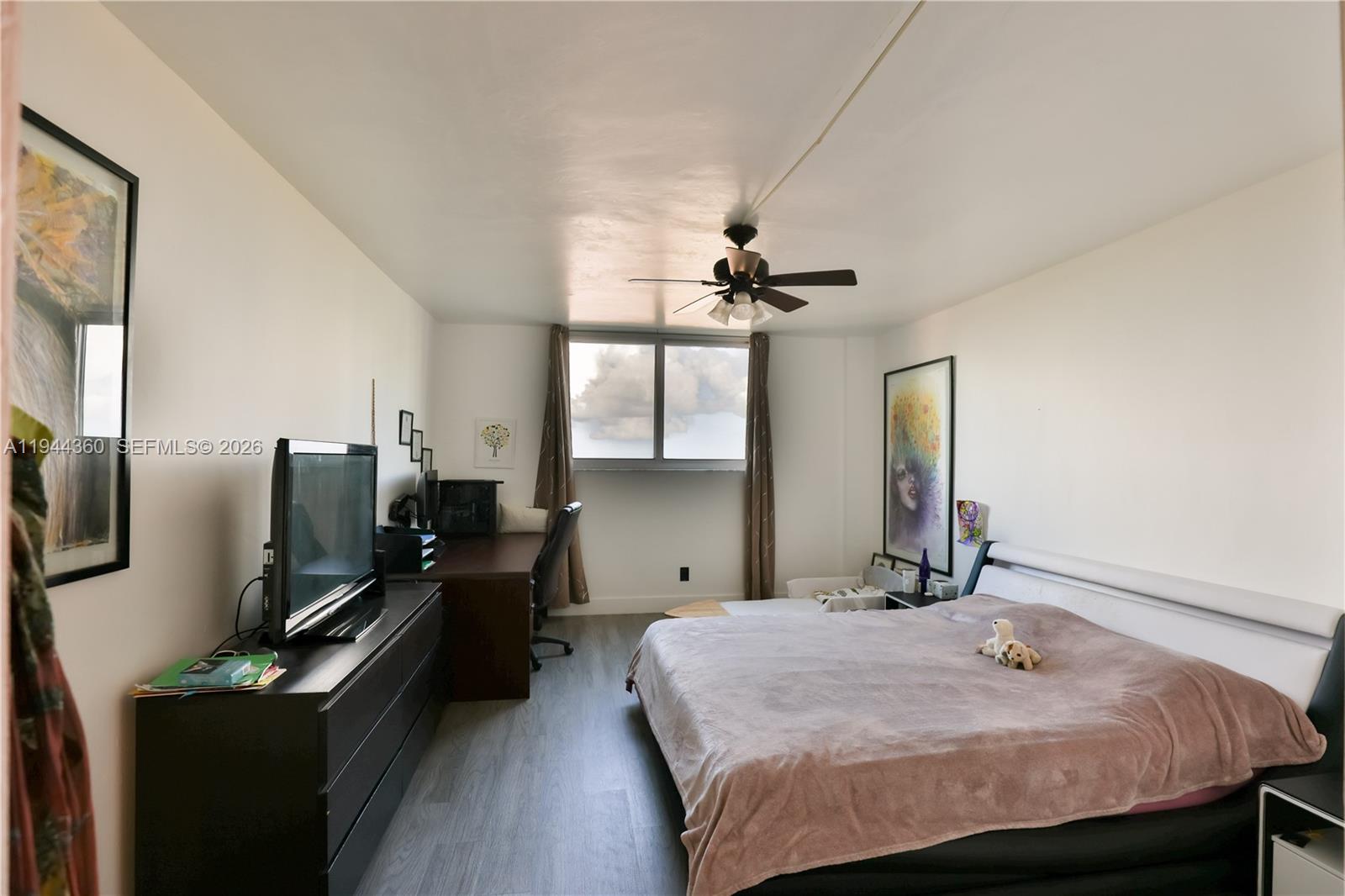 19380 Collins Ave # 726