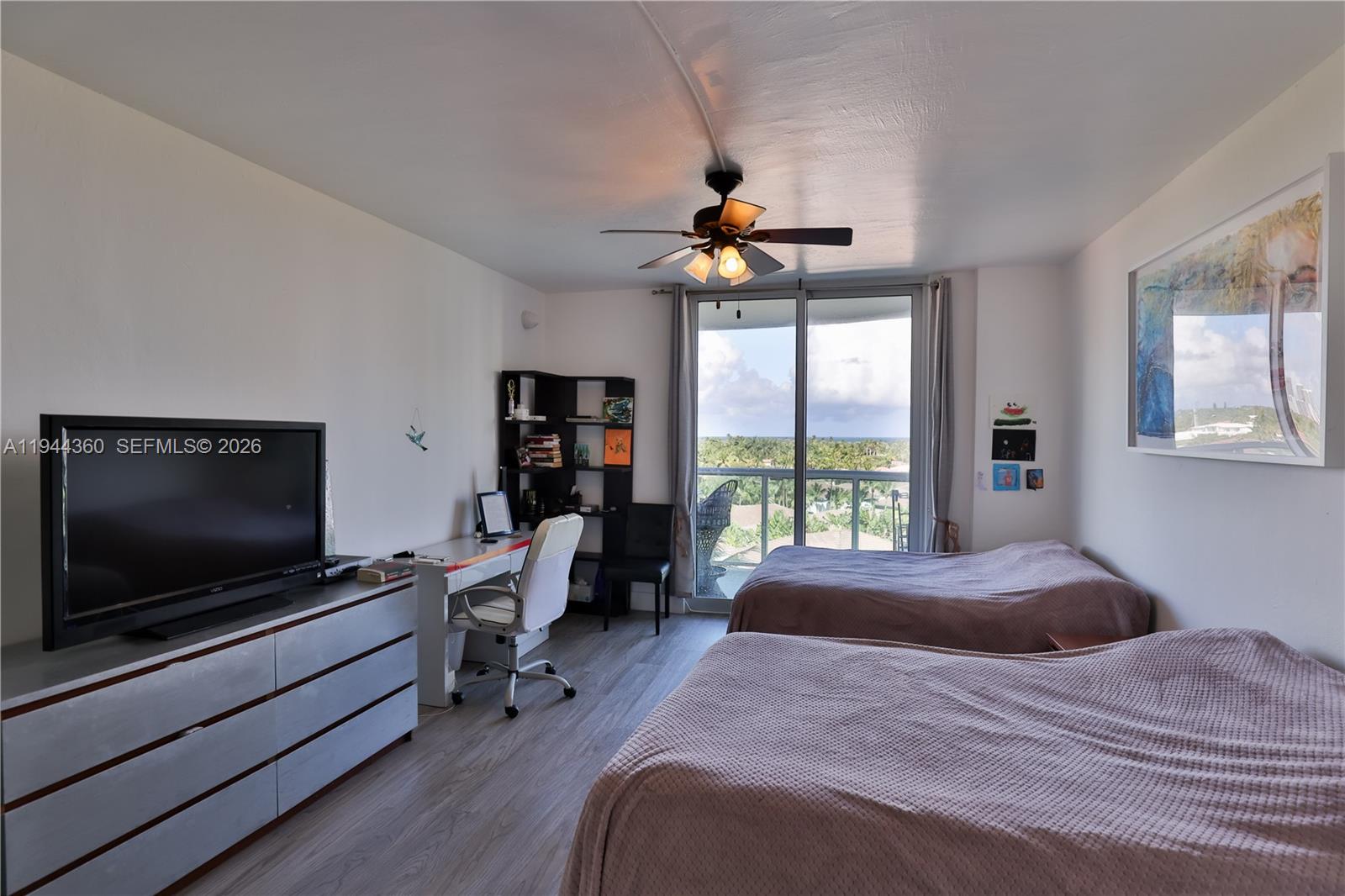 19380 Collins Ave # 726