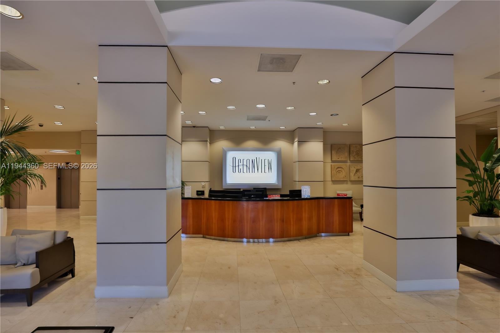 19380 Collins Ave # 726